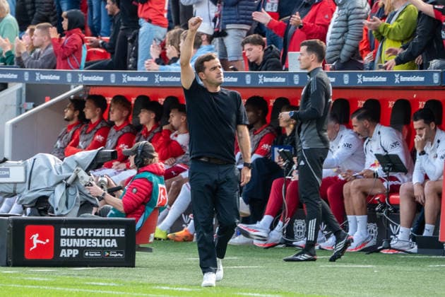 Germany 1 Bundesliga 2026–2027, Matchday 4, Bayer 04 Leverkusen vs. RB Leipzig, Saturday, September 20, 2026, BayArena Stadium, Leverkusen, North Rhine-Westphalia; Goal and goal celebration for the 1-0 score by Patrik Schick (Bayer 04 Leverkusen), 14; Joy, emotions, celebration by Carles Martinez, head coach of Bayer 04 Leverkusen, at BayArena Stadium in Leverkusen, Germany Copyright: xOrhanxHabashx