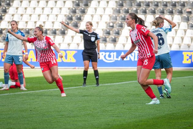 Soccer, Google Pixel Women s Bundesliga, Matchday 5, 2026–2027, SC Freiburg vs. Bayer 04 Leverkusen, September 20, 2026, Dreisamstadion, Freiburg, Carina Brunold (SC Freiburg), Maj Schneider (SC Freiburg), 15 (own goal), celebration, Freiburg, Dreisamstadion, Baden-Württemberg, Germany Copyright: xFINLEYxMÖRCHx