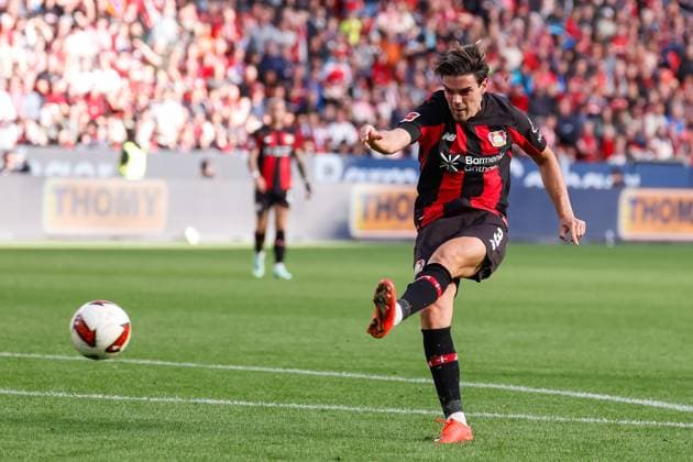 LEVERKUSEN - Miguel Gutierrez of Bayer Leverkusen shoots and scores the 2-0 during the Bundesliga match between Bayer 04 Leverkusen and RB Leipzig at the BayArena on September 20, 2026, in Leverkusen, Germany. MARCEL TER BALS ANP Bundesliga 2026 27 xVIxANPxSportx xMarcelxterxBalsxIVx 569406747 originalFilename: 569406747.jpg