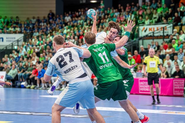 OPEL Handball Bundesliga: HSG Wetzlar vs. VfL Gummersbach, September 26, 2020; Miro Schluroff (VfL Gummersbach), 15, Kristjan Horzen, VfL Gummersbach, 27, Petter Oeverby, HSG Wetzlar, 11, Josip Simic, HSG Wetzlar, 10, OPEL Handball Bundesliga: HSG Wetzlar vs. VfL Gummersbach, Wetzlar, September 26, 2020 Copyright: xBEAUTIFULxSPORTS Roeczeyx