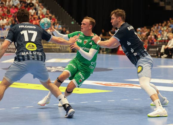 From left: Tim Hilding (Bergischer HC) 17, Tobias Grondahl (Füchse Berlin) 15, Gerdas Babarskas (Bergischer HC) 14 GER, Bergischer HC vs. Füchse Berlin, Handball, Opel Handball Bundesliga, Matchday 5, 2026–2027 season, September 20, 2026 (GER), Bergischer HC vs. Füchse Berlin, Handball, Opel Handball Bundesliga, Matchday 5, 2026–2027 season, September 20, 2026, Düsseldorf Copyright: xEibner-Pressefoto ThomasxStoeckex EP_TSR