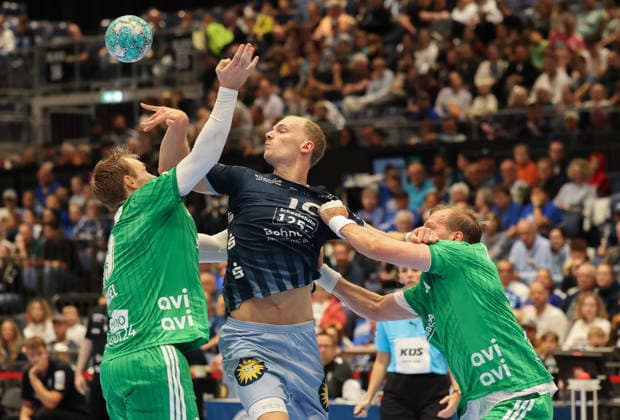 v l Mathias Gidsel, Füchse Berlin 19; Fynn Hangstein, Bergischer HC 10; Max Darj, Füchse Berlin 05 GER, Bergischer HC vs. Füchse Berlin, Handball, Opel Handball Bundesliga, Matchday 5, 2026–2027 Season, September 20, 2026 GER, Bergischer HC vs. Füchse Berlin, Handball, Opel Handball Bundesliga, Matchday 5, 2026–2027 season, September 20, 2026 Düsseldorf Copyright: xEibner-Pressefoto ThomasxStoeckex EP_TSR