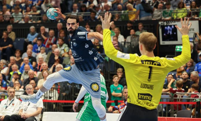 L to R: Gabriel da Rocha Viana (Bergischer HC 03), Lasse Ludwig (Füchse Berlin 01), GER; Bergischer HC vs. Füchse Berlin, Handball, Opel Handball Bundesliga, Matchday 5, 2026–2027 season, September 20, 2026 GER, Bergischer HC vs. Füchse Berlin, Handball, Opel Handball Bundesliga, Matchday 5, 2026–2027 season, September 20, 2026 Düsseldorf Copyright: xEibner-Pressefoto ThomasxStoeckex EP_TSR