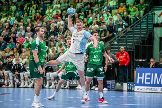 OPEL Handball Bundesliga: HSG Wetzlar vs. VfL Gummersbach, September 20, 2026; Kristjan Horzen (VfL Gummersbach), 27, Petter Oeverby, HSG Wetzlar, 11, Josip Simic, HSG Wetzlar, 10, Dominik Mappes, HSG Wetzlar, 7 OPEL Handball Bundesliga HSG Wetzlar vs. VfL Gummersbach, Wetzlar, September 26, 2020 Copyright: xBEAUTIFULxSPORTS Roeczeyx