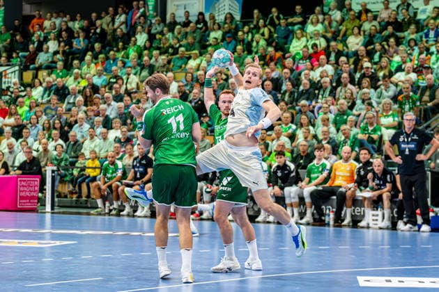 OPEL Handball Bundesliga: HSG Wetzlar vs. VfL Gummersbach, September 20, 2026—Ellidi Vidarsson (VfL Gummersbach), 4, Petter Oeverby HSG Wetzlar, 11, Tomas Piroch HSG Wetzlar, 13, OPEL Handball Bundesliga HSG Wetzlar vs. VfL Gummersbach, Wetzlar, September 26, 2020 Copyright: xBEAUTIFULxSPORTS Roeczeyx