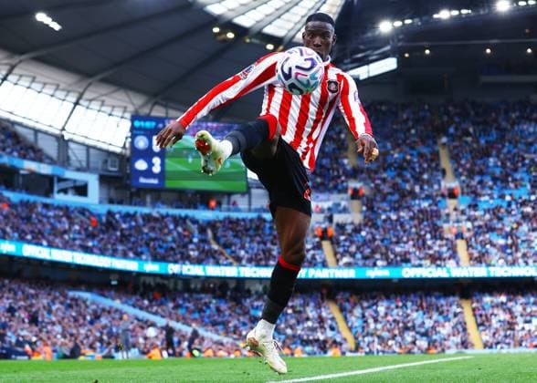 Nordi Mukiele of Sunderland Manchester City v Sunderland, Premier League, Football, Etihad Stadium, Manchester, UK - 20 Sep 2026Manchester Etihad Stadium United Kingdom EDITORIAL USE ONLY No use with unauthorised audio, video, data, fixture lists, club league logos or live services. Online in-match use limited to 120 images, no video emulation. No use in betting, games or single club league player publications.  Copyright: xMattxWest Shutterstockx 17160119bj