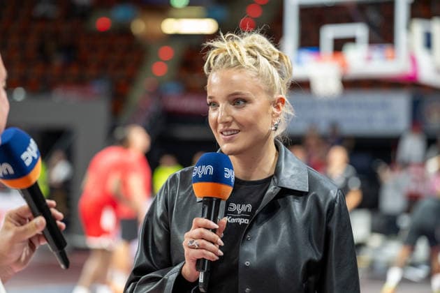 Anne Kamphausen, DYN basketball commentator, FC Bayern Basketball, BMA365 Bamberg Baskets, BBL, Matchday 1, September 20, 2026, Munich, Bavaria, Germany Copyright: xkolbert-press UlrichxGamelx
