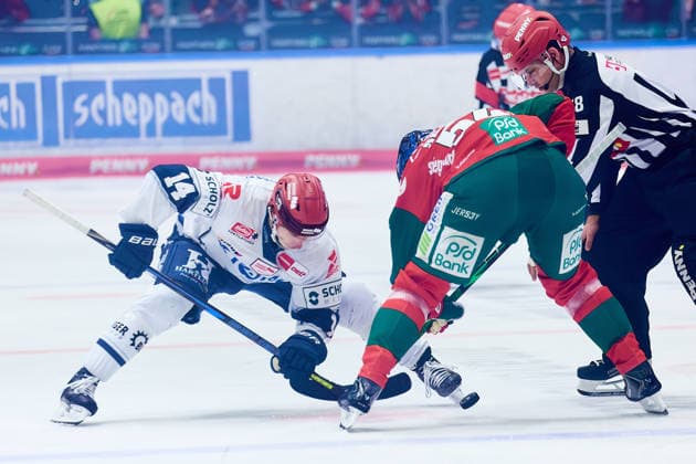 Bully Curtis Valk, Schwenninger Wild Wings, 14; Felix Maegaard Scheel, Augsburger Panther, 54 GER; Augsburger Panther vs. Schwenninger Wild Wings, Ice Hockey, PENNY DEL, Matchday 2, 2026–2027 Season, September 20, 2026 GER, Augsburger Panther vs. Schwenninger Wild Wings, Ice Hockey, PENNY DEL, Matchday 2, 2026–2027 Season, September 20, 2026 Germany Copyright: xEibner-Pressefoto GeraldxOelze-dexStoppanyx EP_ODS