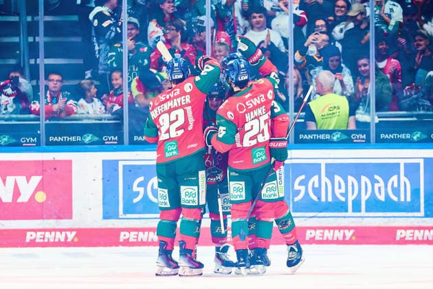 Cheers for the 1-0 opening goal at the Augsburg arena (GER), Augsburger Panther vs. Schwenninger Wild Wings, ice hockey, PENNY DEL, Matchday 2, 2026–2027 season, September 20, 2026, GER, Augsburger Panther vs. Schwenninger Wild Wings, Ice Hockey, PENNY DEL, Matchday 2, 2026–2027 Season, September 20, 2026, Germany Copyright: xEibner-Pressefoto GeraldxOelze-dexStoppanyx EP_ODS