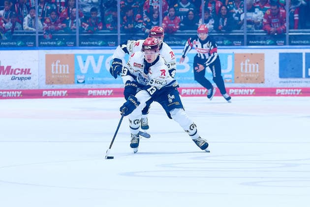 Vadim Schreiner, Schwenninger Wild Wings, 13 GER, Augsburger Panther vs. Schwenninger Wild Wings, ice hockey, PENNY DEL, Matchday 2, 2026–2027 season, September 20, 2026 GER, Augsburger Panther vs. Schwenninger Wild Wings, Ice Hockey, PENNY DEL, Matchday 2, 2026–2027 Season, September 20, 2026 Germany Copyright: xEibner-Pressefoto GeraldxOelze-dexStoppanyx EP_ODS