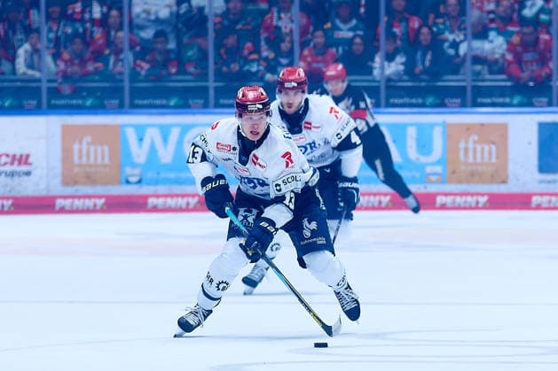 Vadim Schreiner, Schwenninger Wild Wings, 13 GER, Augsburger Panther vs. Schwenninger Wild Wings, ice hockey, PENNY DEL, Matchday 2, 2026–2027 season, September 20, 2026 GER, Augsburger Panther vs. Schwenninger Wild Wings, Ice Hockey, PENNY DEL, Matchday 2, 2026–2027 Season, September 20, 2026 Germany Copyright: xEibner-Pressefoto GeraldxOelze-dexStoppanyx EP_ODS