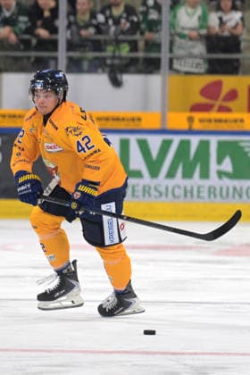Tim Heyter, Lausitzer Fuechse, 42, with the puck: Bietigheim Steelers vs. Lausitzer Fuechse, ice hockey, DEL 2, 2026–2027 season, September 20, 2026, Bietigheim Steelers vs. Lausitzer Fuechse, Ice Hockey, DEL 2, 2026–2027 Season, September 20, 2026, Bietigheim Copyright: xEibner-Pressefotox EP_TBR