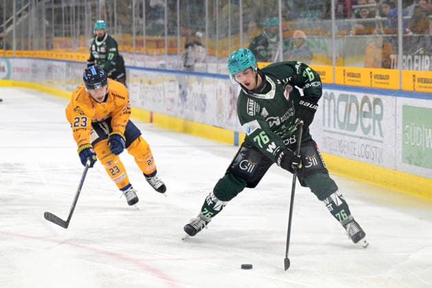 Maximilian Soell (Bietigheim Steelers), No. 76, battling for the puck against Lane Scheidl (Lausitzer Fuechse), No. 23. Bietigheim Steelers vs. Lausitzer Fuechse, ice hockey, DEL 2, 2026–2027 season, September 20, 2026, Bietigheim Steelers vs. Lausitzer Fuechse, Ice Hockey, DEL 2, 2026–2027 Season, September 20, 2026, Bietigheim Copyright: xEibner-Pressefotox EP_TBR