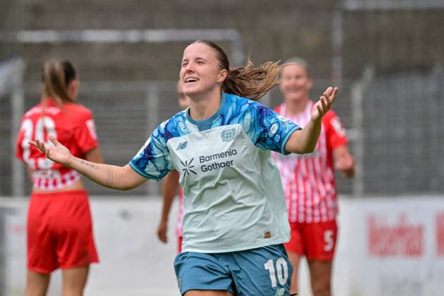 Celebration following the goal that made the score 1–2 by Estrella Merino, Bayer 04 Leverkusen Women, 10 GER, SC Freiburg vs. Bayer 04 Leverkusen, Women s Soccer, Bundesliga, Matchday 5, 2026–2027 Season, September 20, 2026 DFB regulations prohibit any use of photographs as image sequences and or quasi-video GER, SC Freiburg vs. Bayer 04 Leverkusen, Women’s Soccer, Bundesliga, Matchday 5, 2026–2027 Season, September 20, 2026, Freiburg Copyright: xEibner-Pressefotox EP_THS