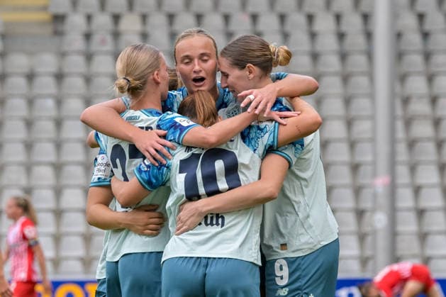 Celebration following the goal that made the score 1–2 by Estrella Merino, Bayer 04 Leverkusen Women, 10 GER, SC Freiburg vs. Bayer 04 Leverkusen, Women s Soccer, Bundesliga, Matchday 5, 2026–2027 Season, September 20, 2026 DFB regulations prohibit any use of photographs as image sequences and or quasi-video GER, SC Freiburg vs. Bayer 04 Leverkusen, Women’s Soccer, Bundesliga, Matchday 5, 2026–2027 Season, September 20, 2026, Freiburg Copyright: xEibner-Pressefotox EP_THS