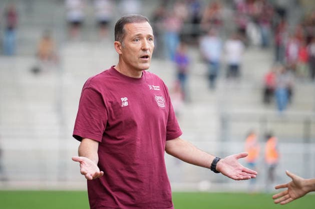 Soccer, Google Pixel Women s Bundesliga, Matchday 5, 2026–2027, SC Freiburg vs. Bayer 04 Leverkusen, September 20, 2026, Dreisamstadion, Freiburg, Roberto Pätzold (Bayer 04 Leverkusen), Head Coach (Freiburg), Dreisamstadion, Baden-Württemberg, Germany Copyright: xFINLEYxMÖRCHx