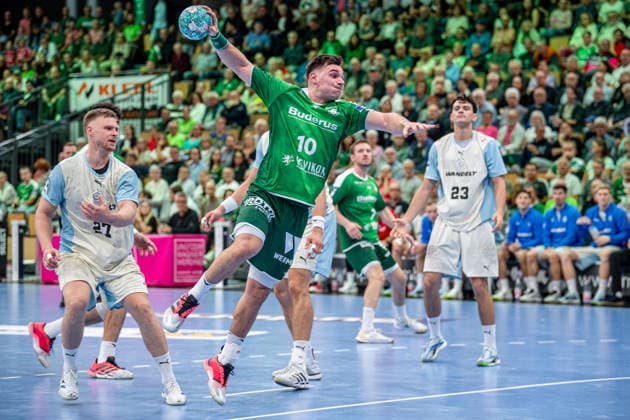 OPEL Handball Bundesliga: HSG Wetzlar vs. VfL Gummersbach, September 20, 2026; Josip Simic, HSG Wetzlar, 10, Kristjan Horzen, VfL Gummersbach, 27, Nikola Roganovic, VfL Gummersbach, 23 OPEL Handball Bundesliga HSG Wetzlar vs. VfL Gummersbach, Wetzlar, September 26, 2020 Copyright: xBEAUTIFULxSPORTS Roeczeyx