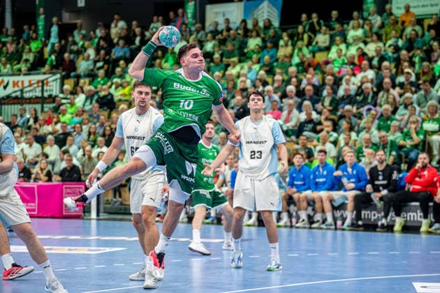 OPEL Handball Bundesliga: HSG Wetzlar vs. VfL Gummersbach, September 26, 2010; Josip Simic (HSG Wetzlar), 10; ätepan Zeman (VfL Gummersbach), 66, Nikola Roganovic (VfL Gummersbach), 23 OPEL Handball Bundesliga HSG Wetzlar vs. VfL Gummersbach, Wetzlar, September 26, 2020 Copyright: xBEAUTIFULxSPORTS Roeczeyx