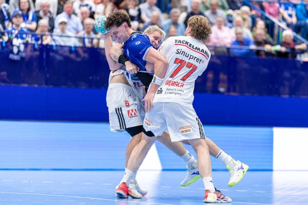 L R Marek Nissen, HC Erlangen, 06 (back), Joel Willecke, TBV Lemgo Lippe, 24, Maciej Gebala, HC Erlangen, 77 GER, TBV Lemgo Lippe vs. HC Erlangen, Handball, 1st Bundesliga, Matchday 5, 2026–2027 season, September 20, 2026 GER, TBV Lemgo Lippe vs. HC Erlangen, Handball, 1st Bundesliga, Matchday 5, 2026–2027 season, September 20, 2026 Lemgo Copyright: xEibner-Pressefoto JanxRollingerx EP_JSK