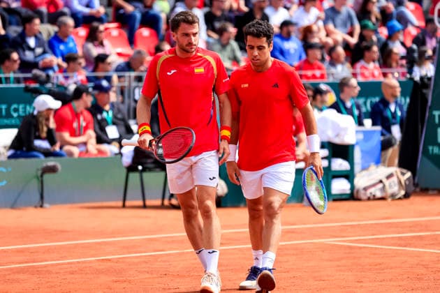 Tenis, Chile vs Espana. Copa Davis 2026. Los tenistas espanoles Jaume Munar y Pedro Martinez frente a los chilenos Tomas Barrios y Alejandro Tabilo durante el partido de dobles de la Copa Davis valido por la segunda ronda de clasificatorios para el Grupo Mundials, disputado en el Court Central Anita Lizana, Parque Estadio Nacional en Santiago de Chile. 20 09 2026 Pepe Alvujar Photosport Tenis, Chile vs Espana. Copa Davis 2026. Spanish tennis players Jaume Munar and Pedro Martinez against the Chileans Tomas Barrios and Alejandro Tabilo during the Davis Cup doubles match valid for the second round of qualifiers for the World Group, played at the Anita Lizana Central Court, National Stadium Park in Santiago, Chile. 20 09 2026 Pepe Alvujar Photosport Chile vs Espana dia 2, Copa Davis 2026 