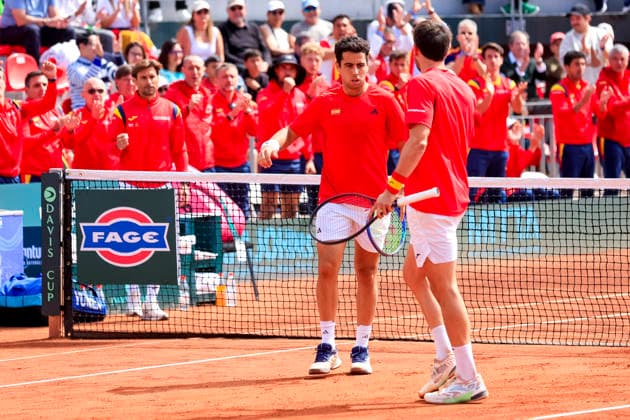Tenis, Chile vs Espana. Copa Davis 2026. Los tenistas espanoles Jaume Munar y Pedro Martinez frente a los chilenos Tomas Barrios y Alejandro Tabilo durante el partido de dobles de la Copa Davis valido por la segunda ronda de clasificatorios para el Grupo Mundials, disputado en el Court Central Anita Lizana, Parque Estadio Nacional en Santiago de Chile. 20 09 2026 Pepe Alvujar Photosport Tenis, Chile vs Espana. Copa Davis 2026. Spanish tennis players Jaume Munar and Pedro Martinez against the Chileans Tomas Barrios and Alejandro Tabilo during the Davis Cup doubles match valid for the second round of qualifiers for the World Group, played at the Anita Lizana Central Court, National Stadium Park in Santiago, Chile. 20 09 2026 Pepe Alvujar Photosport Chile vs Espana dia 2, Copa Davis 2026 