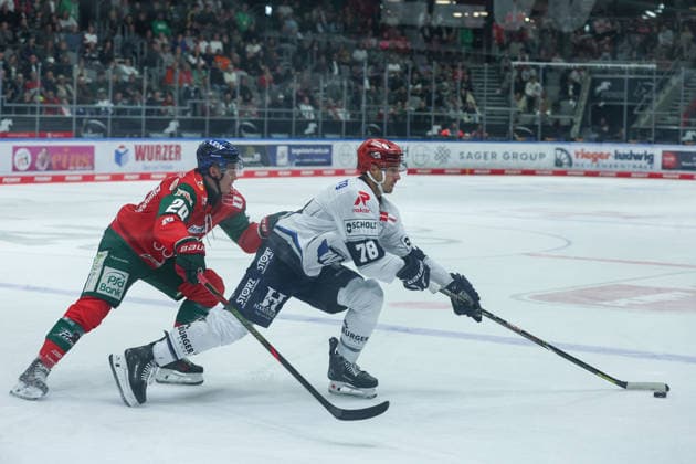 Augsburg, Germany, September 20, 2026 PENNY DEL 2026–2027, Game 2: Augsburger Panther vs. Schwenninger Wild Wings. Pictured, from left, in a one-on-one battle: Philipp Krauß (Augsburg) and William Weber (Schwenningen). Copyright: xFotostandx xStiebertx