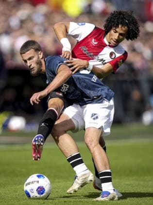 ROTTERDAM - (lr) Gjivai ZechiÃ«l of Feyenoord and Davy van den Berg of FC Utrecht during the Dutch Eredivisie match between Feyenoord and FC Utrecht at Feyenoord Stadium De Kuip on September 20, 2026 in Rotterdam, the Netherlands. TOBIAS KLEUVER ANP Eredivisie 2026 27 xVIxANPxSportx xxANPxIVx 569414091 originalFilename: 569414091