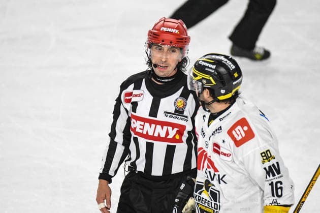 Straubing Tigers vs. Krefeld Pinguine, Ice Hockey, German Ice Hockey League, Penny DEL, Matchday 1, 2026–2027 Season, September 23, 2026; Referee: Marcus Hoefer, Men’s Ice Hockey, German Ice Hockey League, Penny DEL, Matchday 1, 2026–2027 Season on September 20, 2026, at the Eisstadion am Pulverturm, Straubing Tigers (blue) vs. Krefeld Pinguine (white)