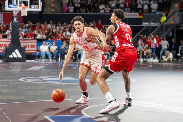 Yuval Hochstaedter 66 BMA365 Bamberg Baskets, Miles Norris 0 FC Bayern Basketball, FC Bayern Basketball BMA365 Bamberg Baskets, BBL, Matchday 1, September 20, 2026, Munich, Bavaria, Germany Copyright: xkolbert-press UlrichxGamelx