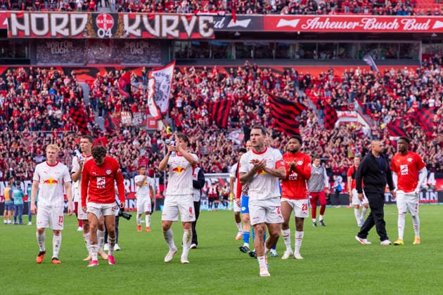 September 20, 2026, Soccer, Matchday 4 of the 1. Bundesliga, Bayer 04 Leverkusen vs. RB Leipzig: Nicolas Seiwald (RB Leipzig), Rocco Reitz (RB Leipzig), Willi Orban (RB Leipzig), David Raum (RB Leipzig), Christopher Nkunku (RB Leipzig), Abdoul Koné (RB Leipzig) head toward the fans at the BayArena in Leverkusen, North Rhine-Westphalia, Germany xRHR PHOTO DEx Copyright: DennisxEwert RHR-FOTOx RHR-FOTO DE