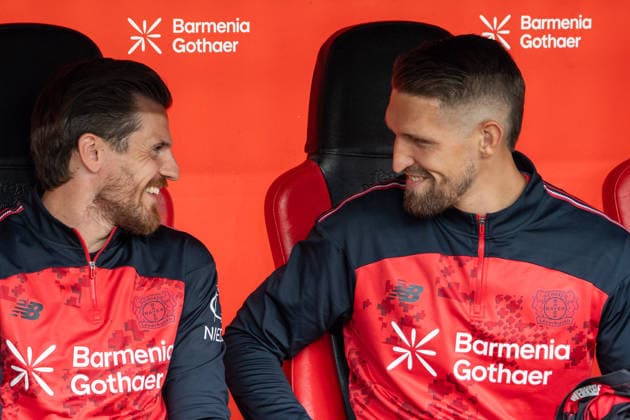 Germany 1 Bundesliga 2026–2027, Matchday 4, Bayer 04 Leverkusen vs. RB Leipzig, Saturday, September 20, 2026, BayArena Stadium, Leverkusen, North Rhine-Westphalia, Robert Andrich, Bayer 04 Leverkusen, No. 8 Jonas Hofmann, Bayer 04 Leverkusen, No. 7 on the bench, facial expression, emotions, Leverkusen, BayArena Stadium, Leverkusen, Germany Copyright: xOrhanxHabashx