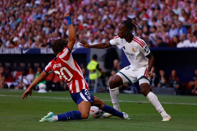 Yan Diomande of Real Madrid CF controls the ball during the LaLiga EA Sports match between Club Atlético de Madrid and Real Madrid CF at Riyadh Air Metropolitano on September 20, 2026, in Madrid, Spain. Photo by Manu Reino, DeFodi Images