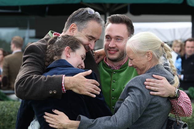 September 20, 2026, Hanover, Lower Saxony, GER The Baum family celebrates after Soft Winds victory at the Hanover Racetrack, Neue Bult 260920D978HANNOVER JPG