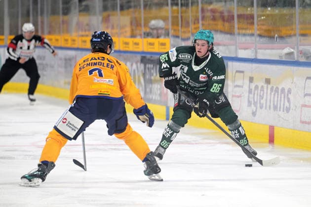 Nolan Ritchie (Bietigheim Steelers), No. 86, battling for the puck against Samuel Schindler (Lausitzer Fuechse), No. 07; Bietigheim Steelers vs. Lausitzer Fuechse, ice hockey, DEL 2, 2026–2027 season, September 20, 2026, Bietigheim Steelers vs. Lausitzer Fuechse, Ice Hockey, DEL 2, 2026–2027 Season, September 20, 2026, Bietigheim Copyright: xEibner-Pressefotox EP_TBR