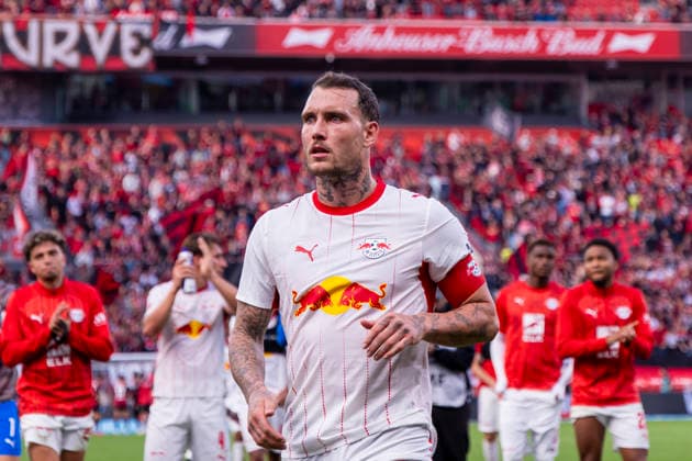 September 20, 2026, Soccer, Matchday 4 of the 1. Bundesliga, Bayer 04 Leverkusen vs. RB Leipzig, David Raum (RB Leipzig) greets the fans at Leverkusen s BayArena, North Rhine-Westphalia, Germany, xRHR PHOTO DEx Copyright: DennisxEwert RHR-FOTOx RHR-FOTO DE