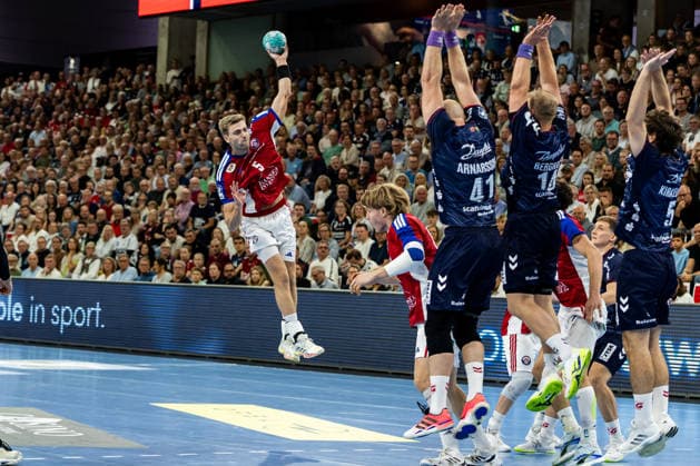 Opel HBL SG Flensburg Handewitt vs. Handball Club Hamburg, September 20, 2026: Oliver Norlyk, No. 05, of Handball Club Hamburg on the attack. Opel HBL SG Flensburg Handewitt vs. Handball Club Hamburg, GGW Arena, September 20, 2026 Copyright: xBEAUTIFULxSPORTS MarioxM.xKobergx