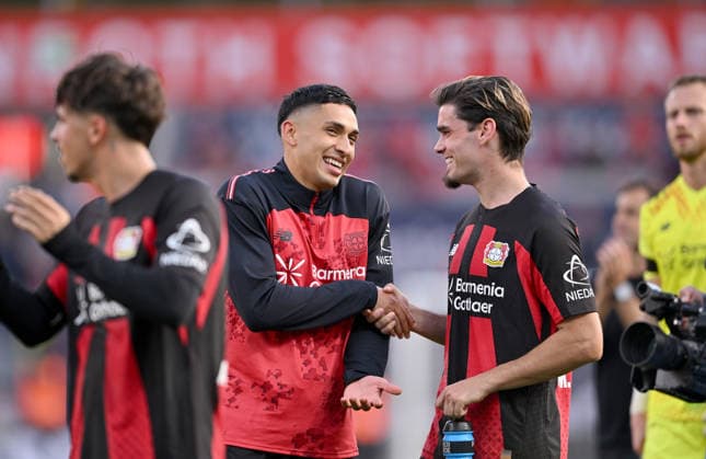 l r Ezequiel Fernandez (Bayer Leverkusen) and Miguel Gutierrez (Bayer Leverkusen) high-five each other after the game. Soccer, Bundesliga 1, Matchday 4, Bayer 04 Leverkusen vs. RB Leipzig, on September 20, 2026, in Leverkusen, Germany. DFL regulations prohibit any use of photographs as image sequences and or quasi-video.