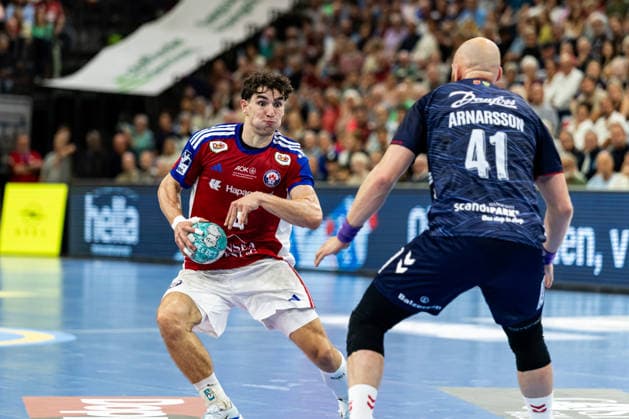 Opel HBL SG Flensburg Handewitt vs. Handball Club Hamburg, September 20, 2026: Elias Kofler (No. 06), Handball Club Hamburg, vs. Arnar Freyr Arnarsson (No. 41), SG Flensburg Handewitt Opel HBL SG Flensburg Handewitt vs. Handball Club Hamburg, GGW Arena on September 26, 2020 Copyright: xBEAUTIFULxSPORTS MarioxM.xKobergx
