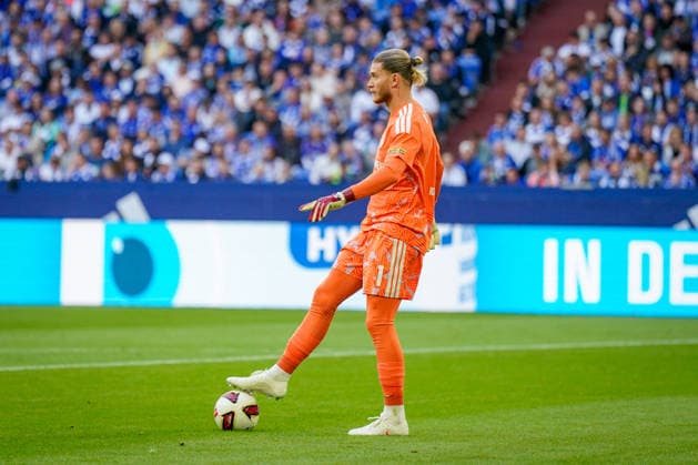 German Soccer Bundesliga 2026–2027, Matchday 4: FC Schalke 04 vs. SV Elversberg at Veltins Arena, Gelsenkirchen; Loris Karius of FC Schalke 04, No. 1 on the ball Copyright: xJOERANxSTEINSIEKx