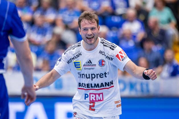 Frieder Bandlow of HC Erlangen, 02, celebrates after scoring a goal. GER, TBV Lemgo Lippe vs. HC Erlangen, Handball, 1st Bundesliga, Matchday 5, 2026–2027 season, September 20, 2026 GER, TBV Lemgo Lippe vs. HC Erlangen, Handball, 1st Bundesliga, Matchday 5, 2026–2027 season, September 20, 2026 Lemgo Copyright: xEibner-Pressefoto JanxRollingerx EP_JSK