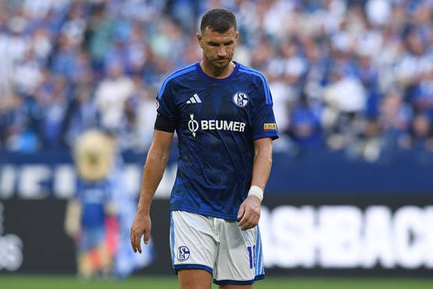 Soccer, Bundesliga 1, Matchday 4: FC Schalke 04 vs. SV Elversberg on September 20, 2026, at the Veltins Arena in Gelsenkirchen. Edin Dzeko disappoints Schalke. DFL regulations prohibit any use of photographs as image sequences and or quasi-video. xRx