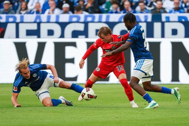 1 Bundesliga: FC Schalke 04 vs. SV Elversberg on September 20, 2026, at the Veltins Arena in Schalke—Cole Campbell (Elversberg, 39) scored against Timo Becker (Schalke, 5) and Junior Dina Ebimbe (Schalke, 29) MH