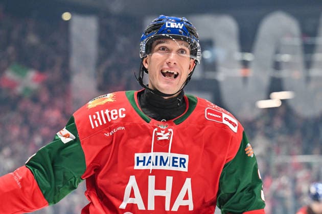 Penny DEL: Augsburger Panther vs. Schwenninger Wild Wings, September 20, 2026, AUGSBURG, GERMANY, September 20: The home crowd celebrates after Alec McCREA of the Augsburger Panther 3 scores the 1–0 goal during the Penny DEL match between the Augsburger Panther and the Schwenninger Wild Wings on Matchday 2 at Curt Frenzel Stadium Copyright: xBEAUTIFULxSPORTS Goldbergx
