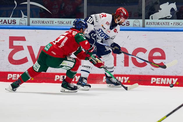 Face-off, duel between Sean Malone of the Augsburger Panther, 17, and Mirko Hoefflin of the Schwenninger Wild Wings, 10 (GER), Augsburg Panthers vs. Schwenningen Wild Wings, Ice Hockey, PENNY DEL, Matchday 2, 2026–2027 Season, September 20, 2026 GER, Augsburger Panther vs. Schwenninger Wild Wings, ice hockey, PENNY DEL, Matchday 2, 2026–2027 season, September 20, 2026 Germany Copyright: xEibner-Pressefoto GeraldxOelze-dexStoppanyx EP_ODS