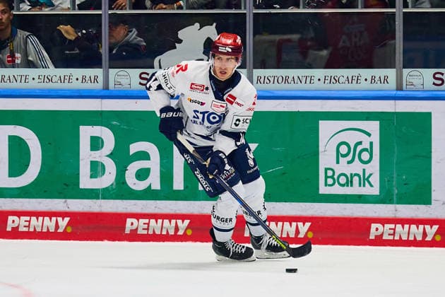 Portrait, Cutout: Curtis Valk, Schwenninger Wild Wings, 14 GER, Augsburger Panther vs. Schwenninger Wild Wings, Ice Hockey, PENNY DEL, Matchday 2, 2026–2027 Season, September 20, 2026 GER, Augsburger Panther vs. Schwenninger Wild Wings, Ice Hockey, PENNY DEL, Matchday 2, 2026–2027 Season, September 20, 2026 Germany Copyright: xEibner-Pressefoto GeraldxOelze-dexStoppanyx EP_ODS