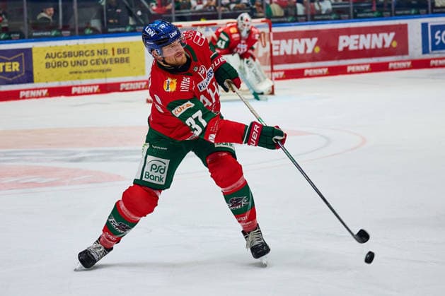 Shot by Kyle Wood, Augsburger Panther, 37 GER, Augsburger Panther vs. Schwenninger Wild Wings, Ice Hockey, PENNY DEL, Matchday 2, 2026–2027 Season, September 20, 2026 GER, Augsburger Panther vs. Schwenninger Wild Wings, Ice Hockey, PENNY DEL, Matchday 2, 2026–2027 Season, September 20, 2026 Germany Copyright: xEibner-Pressefoto GeraldxOelze-dexStoppanyx EP_ODS