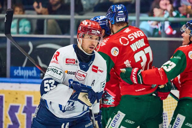 Alex Trivellato of the Schwenninger Wild Wings looks frustrated after the 6th goal against GER, Augsburger Panther vs. Schwenninger Wild Wings, ice hockey, PENNY DEL, Matchday 2, 2026–2027 season, September 20, 2026 GER, Augsburger Panther vs. Schwenninger Wild Wings, Ice Hockey, PENNY DEL, Matchday 2, 2026–2027 season, September 20, 2026 Germany Copyright: xEibner-Pressefoto GeraldxOelze-dexStoppanyx EP_ODS
