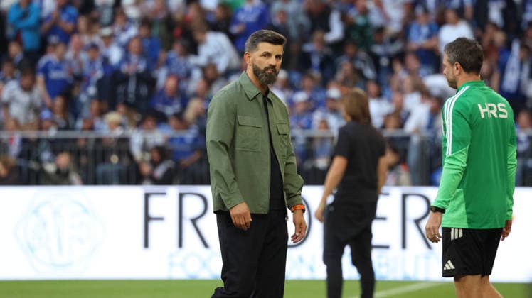 September 20, 2026, xrekx, Soccer, Bundesliga 1, FC Schalke 04 vs. SV Elversberg, left: Miron Muslic, Coach of FC Schalke 04. DFL and DFB regulations prohibit any use of photographs as image sequences and or quasi-video. Gelsenkirchen