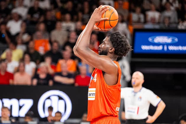 easyCredit BBL Ratiopharm Ulm vs. MHP RIESEN Ludwigsburg, September 20, 2026, Ulm, GERMANY September 20, 2026 Oluwasimisola Shittu of ratiopharm Ulm, 45, at the free-throw line during the game between ratiopharm Ulm and MHP RIESEN Ludwigsburg on Matchday 1 of the easyCredit BBL at the ratiopharm Arena Ulm Copyright: xBEAUTIFULxSPORTS Steinx