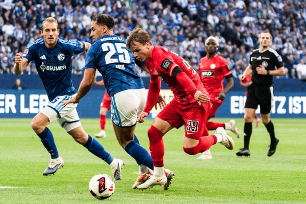 Germany 1 Bundesliga 2026–2027, Matchday 4: FC Schalke 04 vs. SV Elversberg, September 20, 2026, Veltins Arena, Gelsenkirchen, North Rhine-Westphalia; Cole Campbell (Elversberg), 39; Nikola Katic (Schalke 04), 25 Copyright: xCelinaxLeiersx